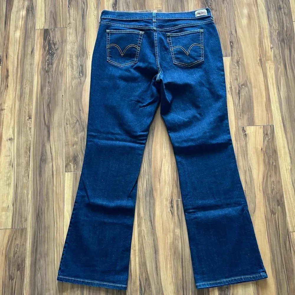 Levi's 515 Bootcut Jeans - Picture 8 of 8